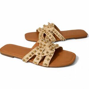 Torrid New Studded Flat Sandals Women’s Size 8WW Wide Width Gold